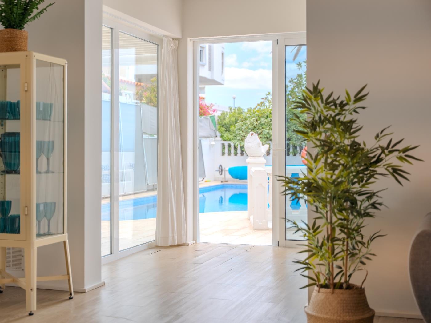 Villa Blanca Callao Salvaje. Первая линия b Callao Salvaje