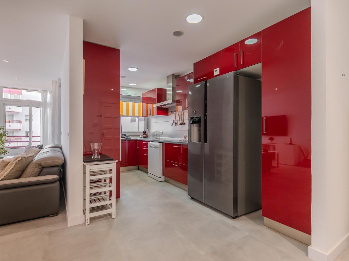 Apartamento de dos dormitorios con piscina y pista de tenis en Costa Adeje