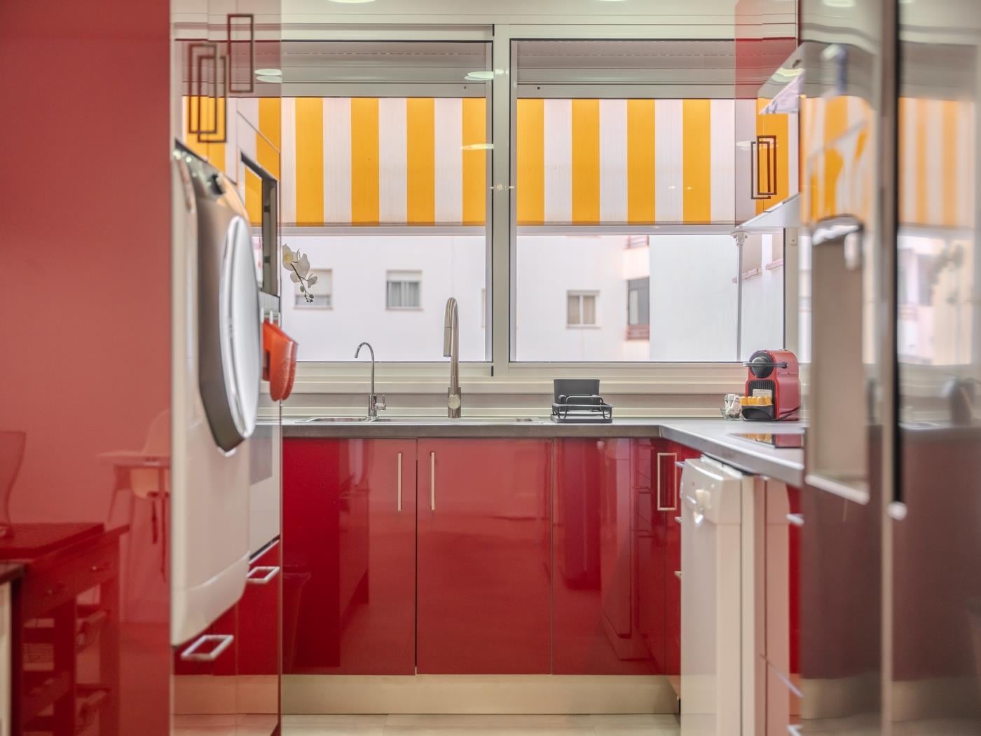 Apartamento de dos dormitorios con piscina y pista de tenis en Costa Adeje