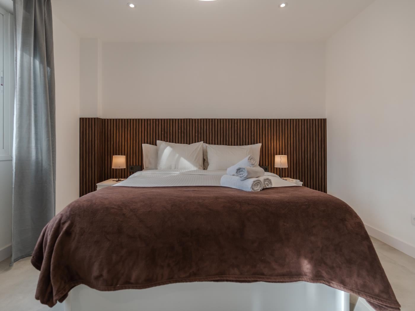 Apartamento de dos dormitorios con piscina y pista de tenis en Costa Adeje