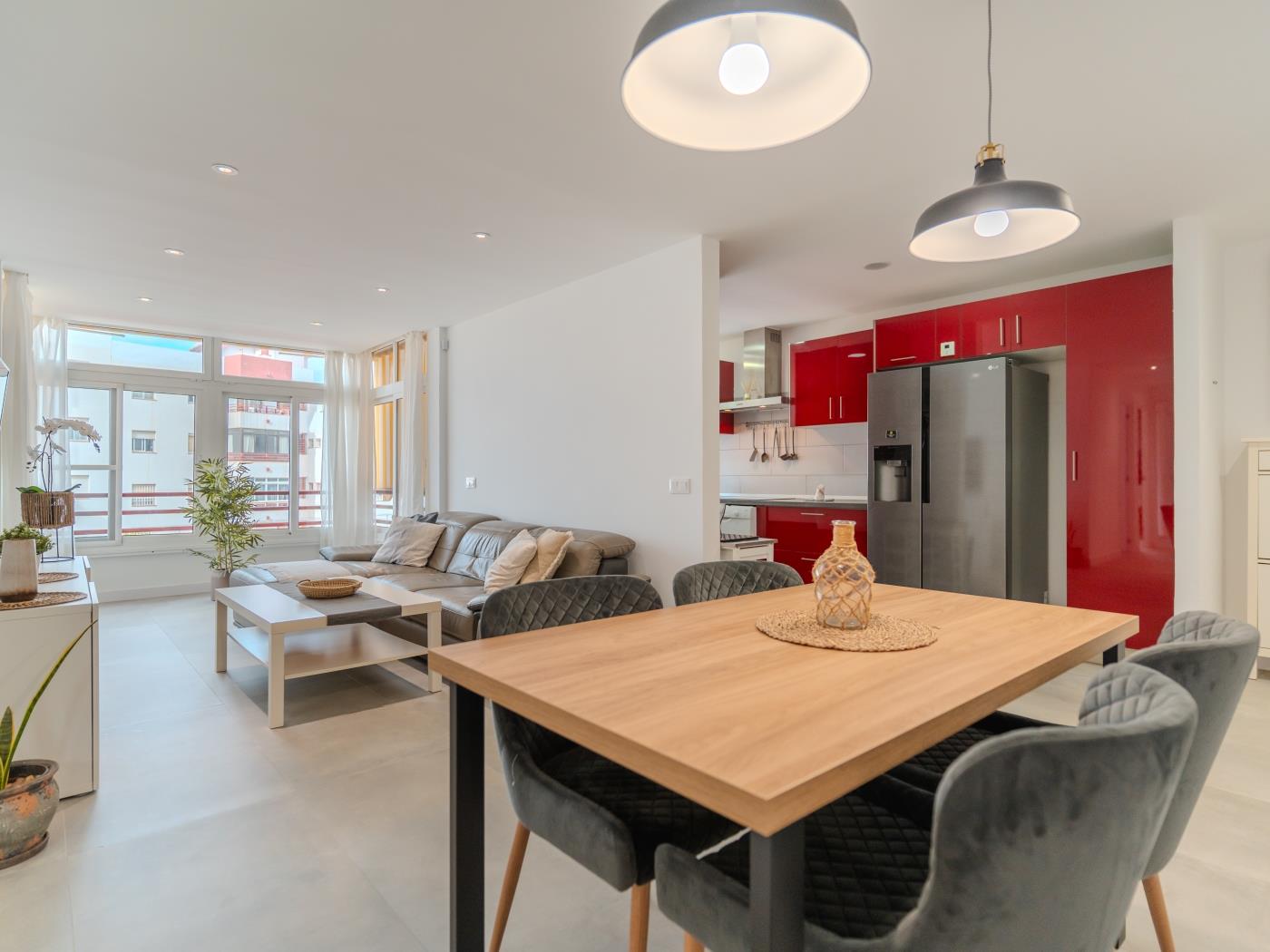 Apartamento de dos dormitorios con piscina y pista de tenis en Costa Adeje