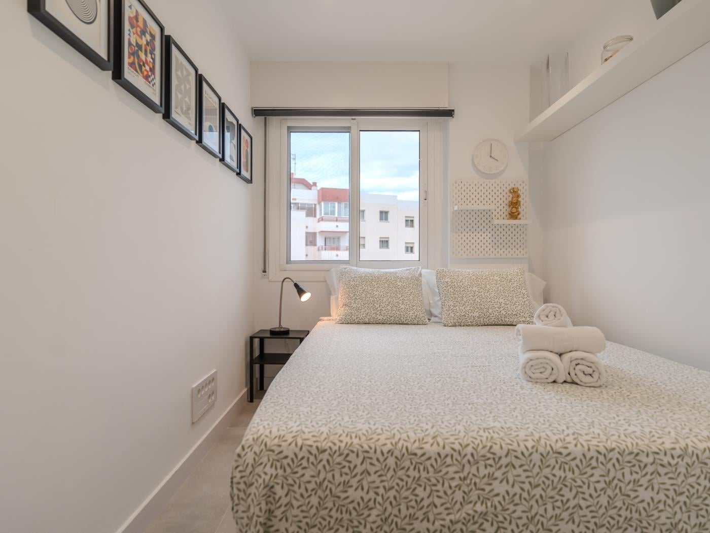 Apartamento de dos dormitorios con piscina y pista de tenis en Costa Adeje