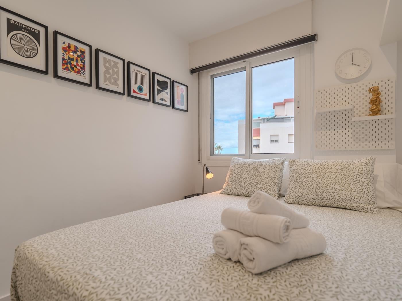 Apartamento de dos dormitorios con piscina y pista de tenis en Costa Adeje