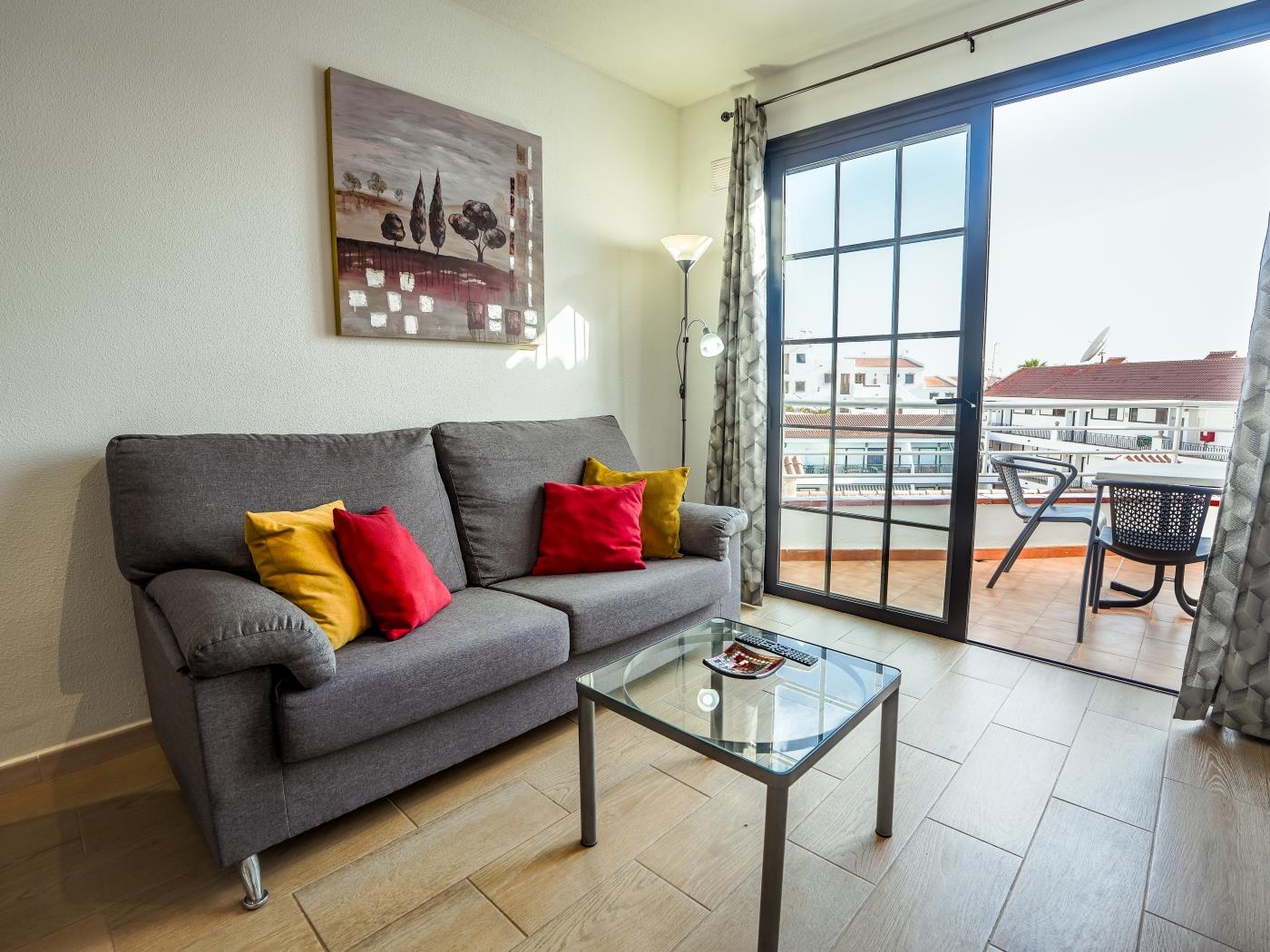Apto. con piscina a pasos de la playa en Los Cristianos