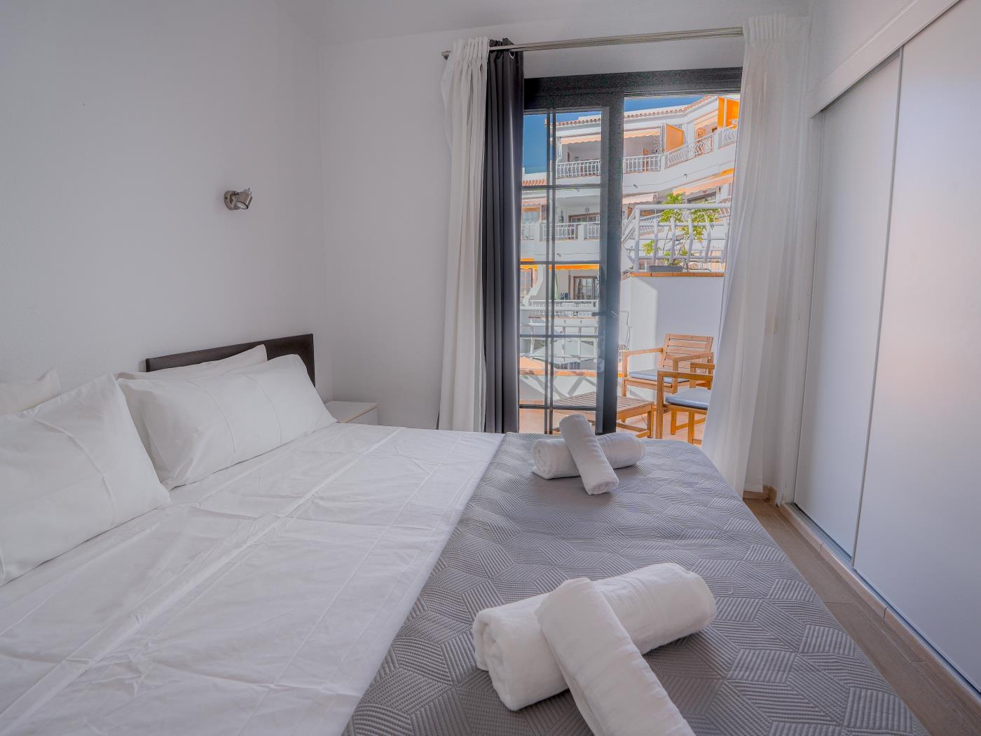 Apto. con piscina a pasos de la playa en Los Cristianos